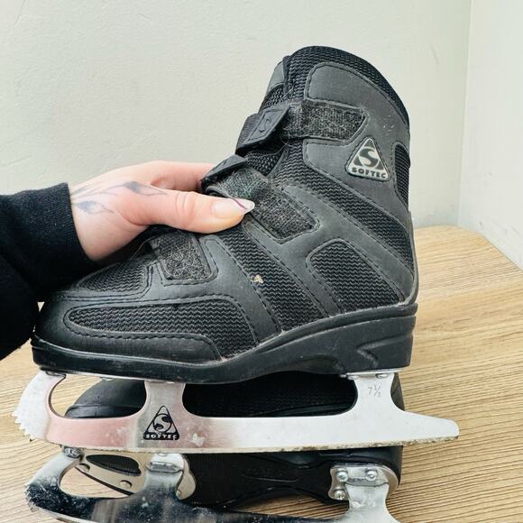 Softec Tri-grip black ice skates youth size 7 1/3 - Picture 5 of 6